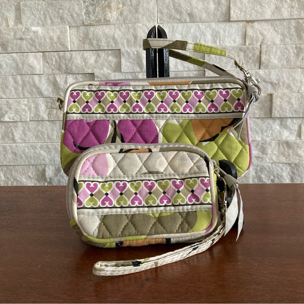 💜💚 two sizes clutch wristlets. Like new-Retired VB pattern-Excellent condition